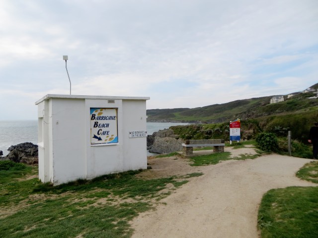 Where to find Barricane Beach