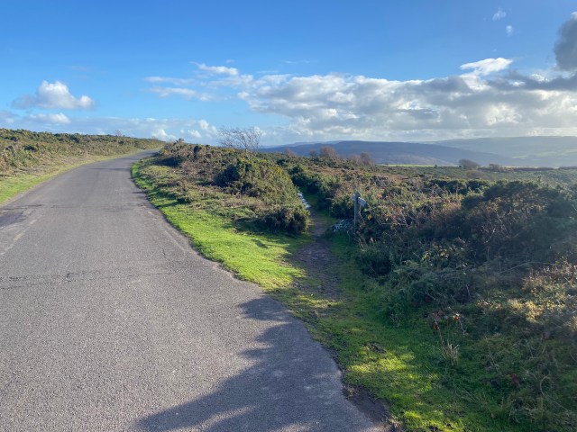 Where to leave the road to take path to Selworthy